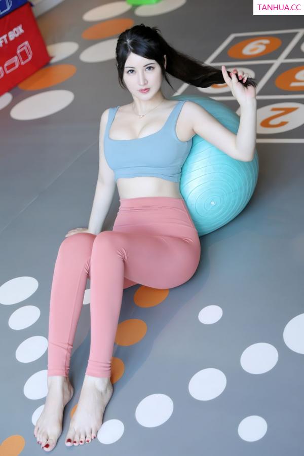 陈诗诗 诗诗 [XiuRen]高清写真图 2022.08.09 No.5406 诗诗kiki第7张图片